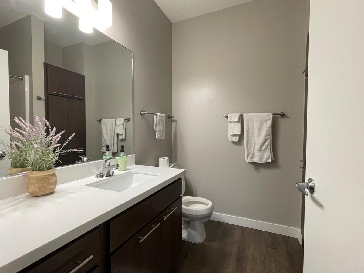 Large Downtown 2Br -Hot Tub-Downtown! Leilighet Des Moines Eksteriør bilde